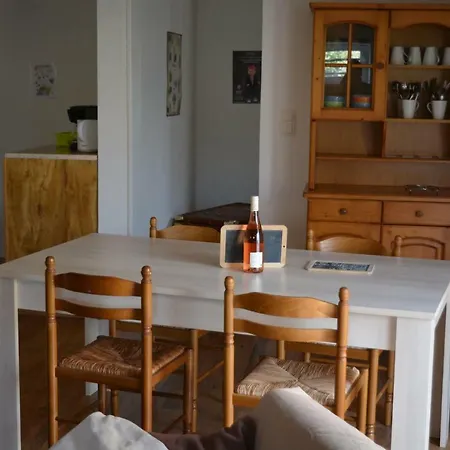 A La Croisee Des Sentiers Couette-café